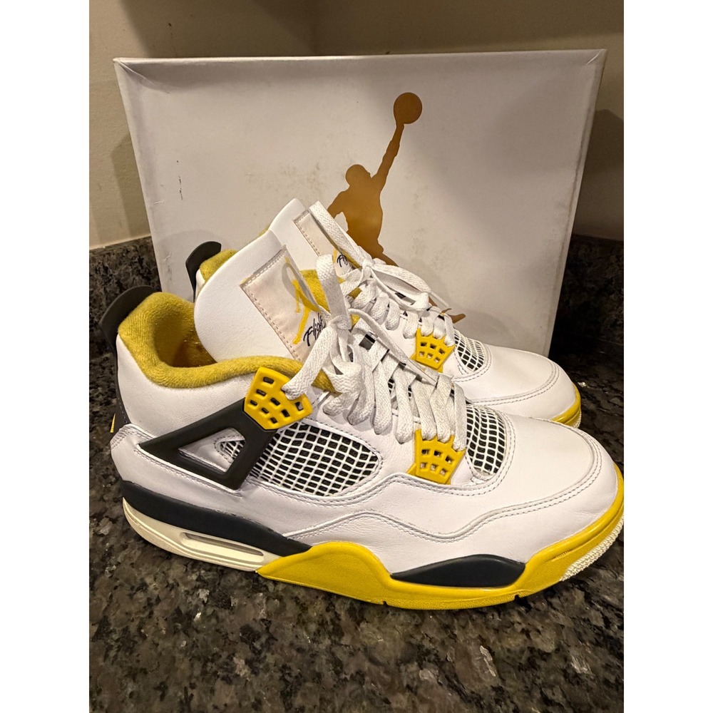 Jordan 4 Retro Vivid Sulfur White Yellow Mens 10 AQ9129-101 Sneakers
